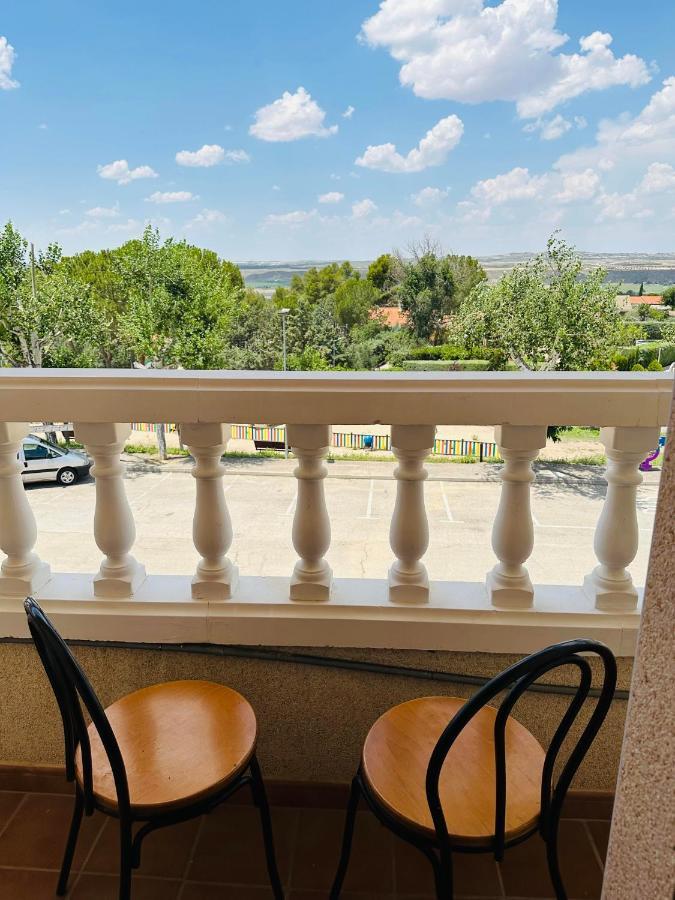 Barajas de Melo Ballestar Hotel Bar & Grill מראה חיצוני תמונה